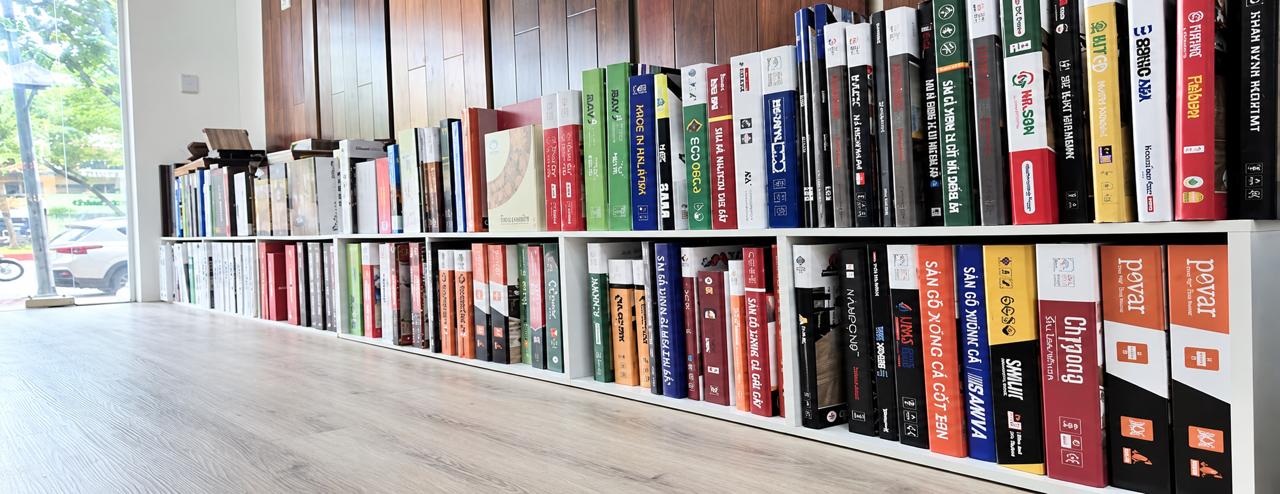 Kệ catalog mẫu sàn gỗ công nghiệp, sàn xương cá, sàn gỗ Malaysia tại Sàn Gỗ Gia Đình