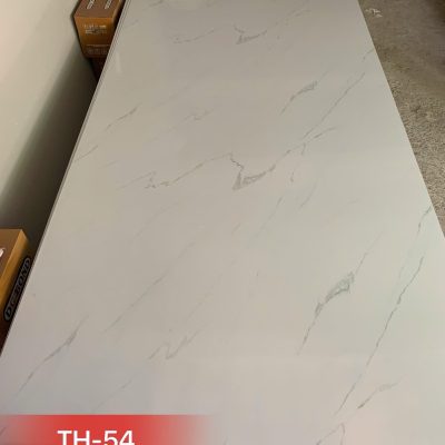 Tấm nhựa PVC vân đá TH-54 màu trắng ngà, vân mây
